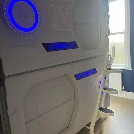 فندق-كبسولة The Pod