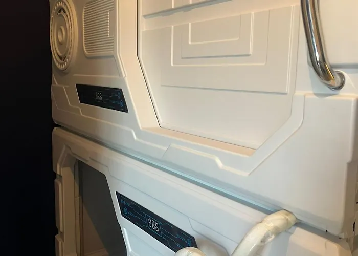Capsule hotel The Pod *